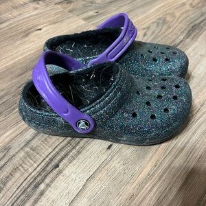 Girl’s Lined Crocs